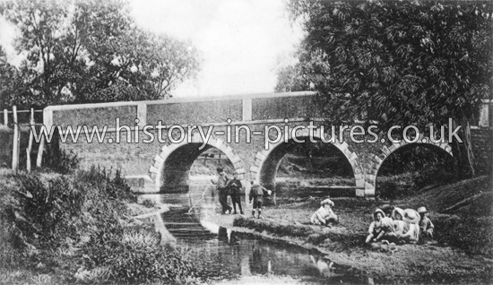 The River Roding & Bridge, Woodford Bridge, Essex, c.1909